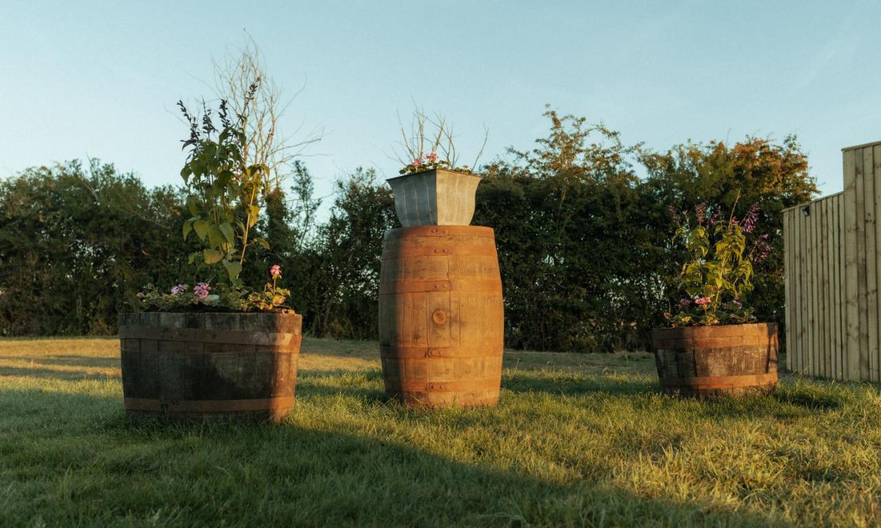Vila Glamping At The Retreat Wiltshire Is Rural Bliss Chippenham  Exteriér fotografie