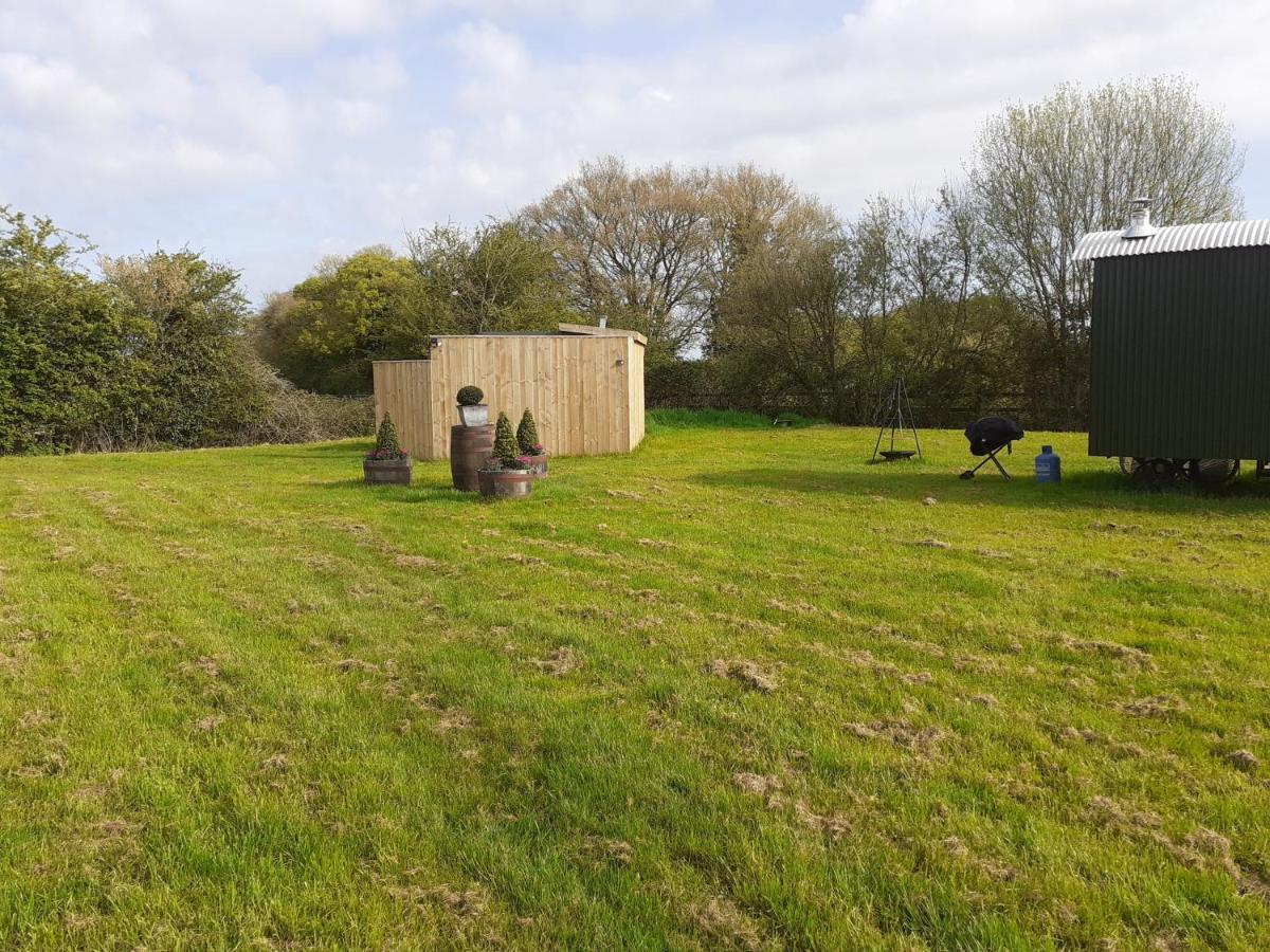 Vila Glamping At The Retreat Wiltshire Is Rural Bliss Chippenham  Exteriér fotografie