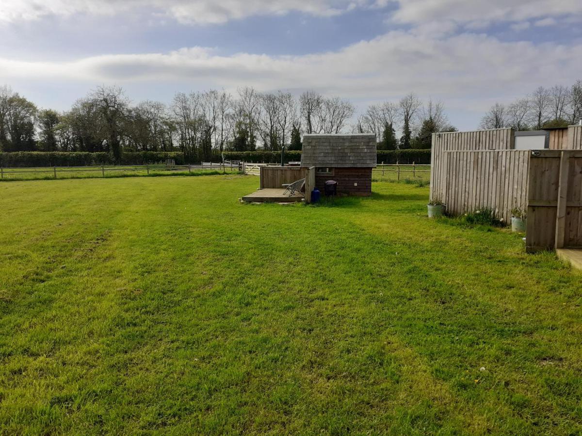 Vila Glamping At The Retreat Wiltshire Is Rural Bliss Chippenham  Exteriér fotografie